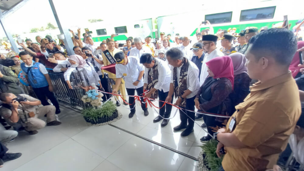 Menteri ATR Jajal Kereta Api Aktivasi Pangandaran Turun di Tasikmalaya, Katanya: Anti Macet dan Nyaman