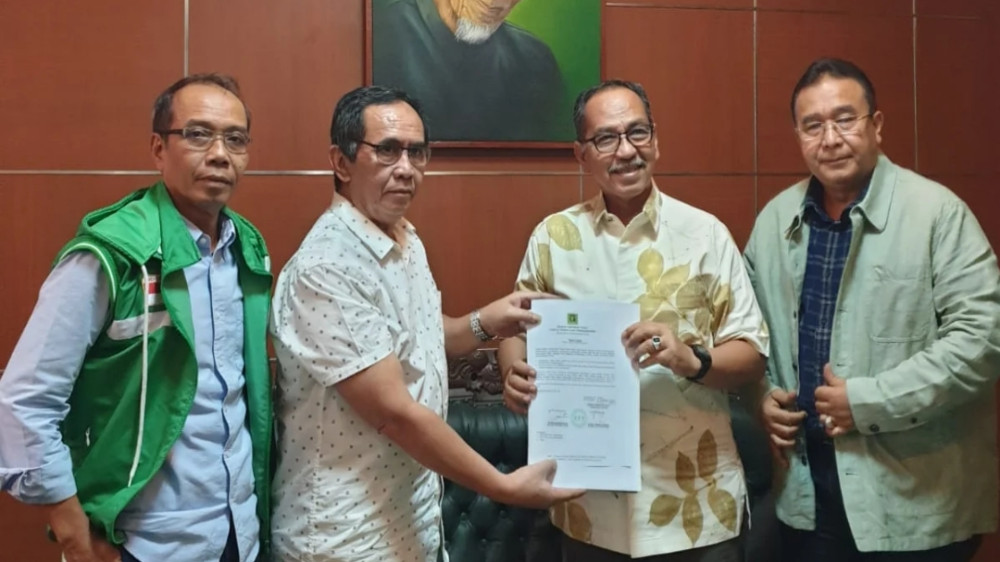 Pilkada 2024 Kota Tasikmalaya, Ivan Dicksan Terima Surat Tugas dari PPP, Langsung Cari Pasangan