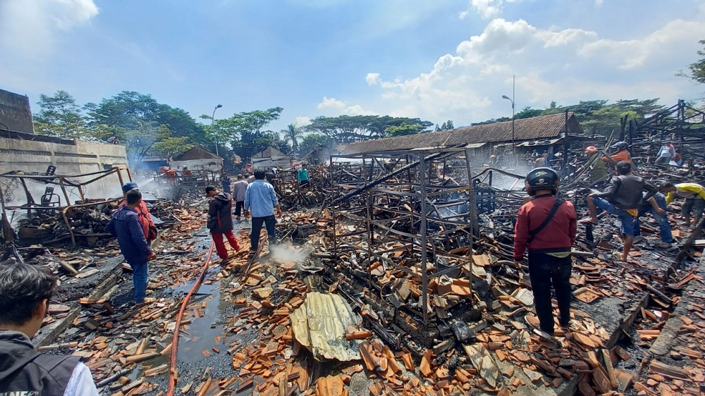 Ratusan Kios Pasar Besi Kota Tasikmalaya Terbakar, Kerugian Mencapai Miliaran Rupiah