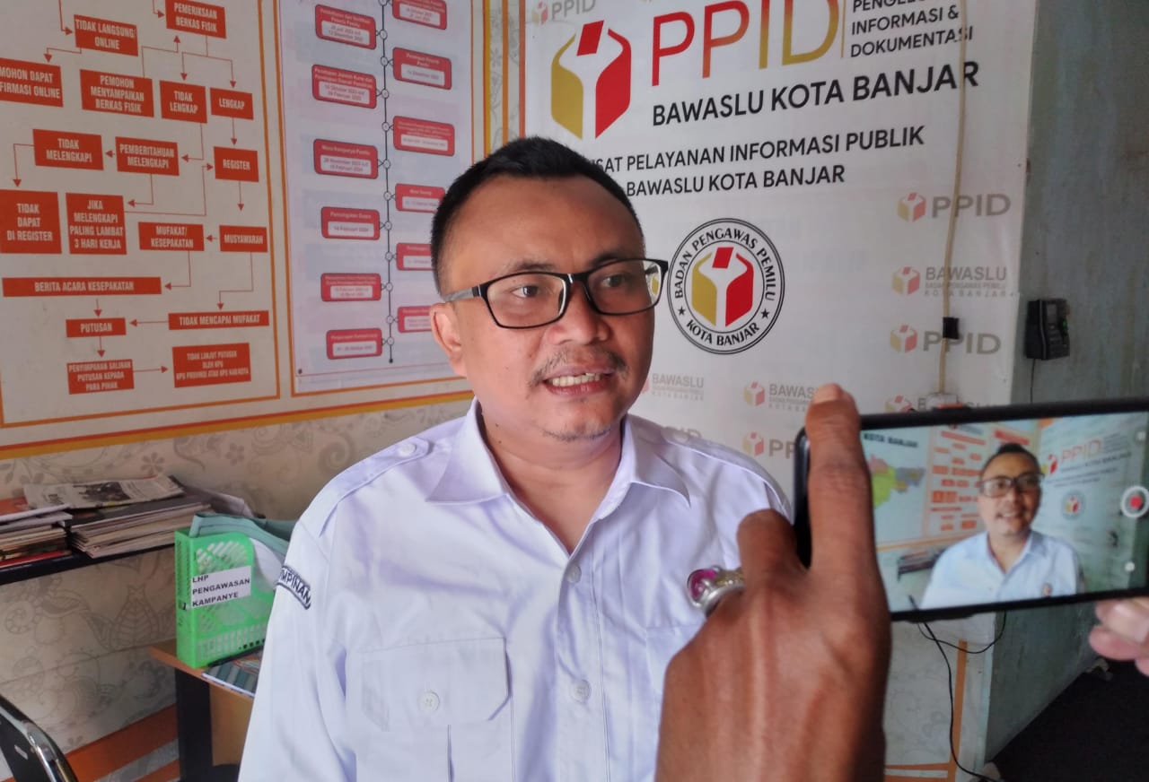 Bawaslu Kota Banjar Minta Peserta Pemilu Pindahkan APK yang Melanggar Sebelum Ditertibkan