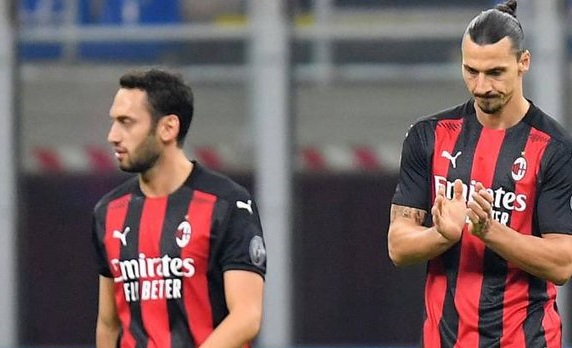 Komentar Milanisti Setelah Calhanoglu Mengaku Menghormati AC Milan: Rasa Hormat Diwujudkan  dengan Tindakan