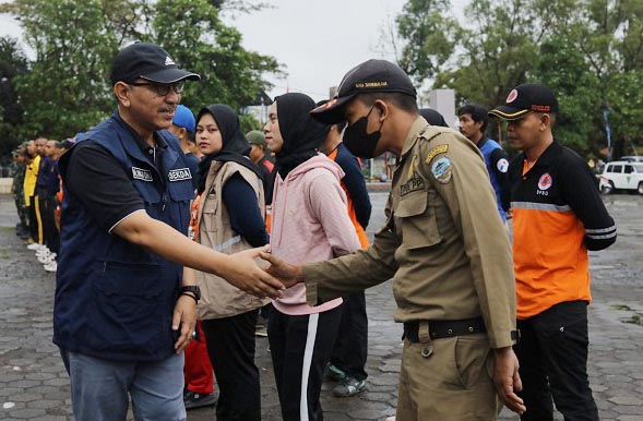 Dua Tahun Tak Dipakai Upacara HUT RI, Lapangan Upacara Dadaha Kini Dibersihkan Tim Gabungan