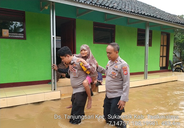 Banjir Tasikmalaya Hari Ini, Kasihan 605 Rumah Penduduk Terendam di Sukaresik, Ketinggian Air Hampir 1 Meter