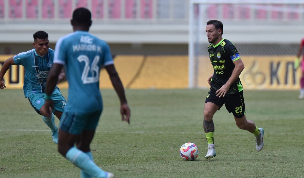 Marc Klok Sah Jadi Legenda Persib Bandung karena 3 Faktor Ini Mengikuti Jejak Robby Darwis