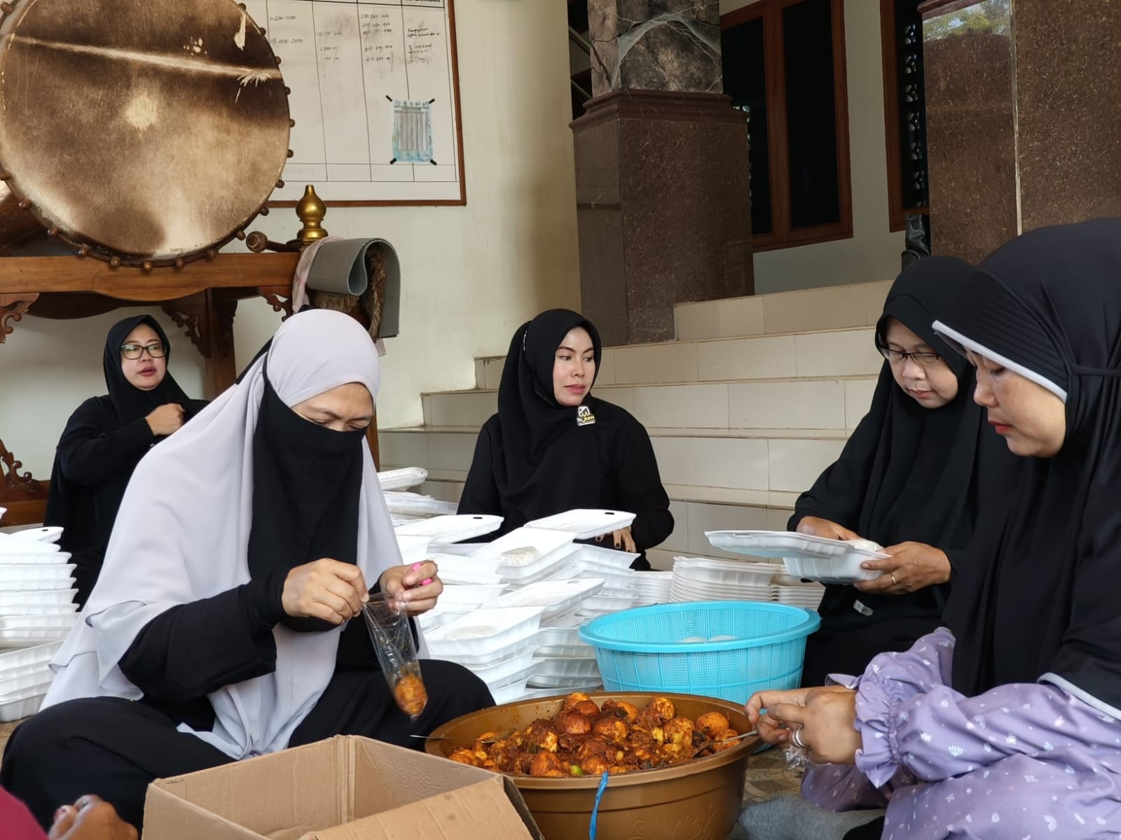 Lebih Dekat dengan Komunitas Sijum Kabupaten Pangandaran yang Rutin Bagi-Bagi Nasi 