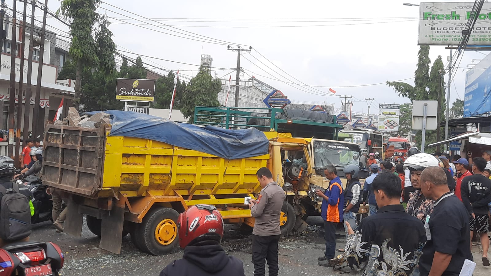 Begini Kronologi Truk Tabrak Truk di Jalan RE Martadinata, Tasikmalaya