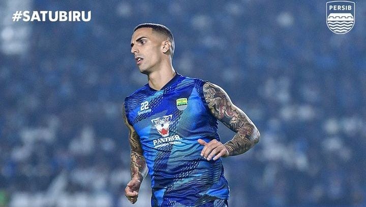 Bek Spanyol Tahan Selebrasi Meski Persib Menang 3-0 Atas Madura United, Ajak Rekan-rekannya Fokus Leg Kedua