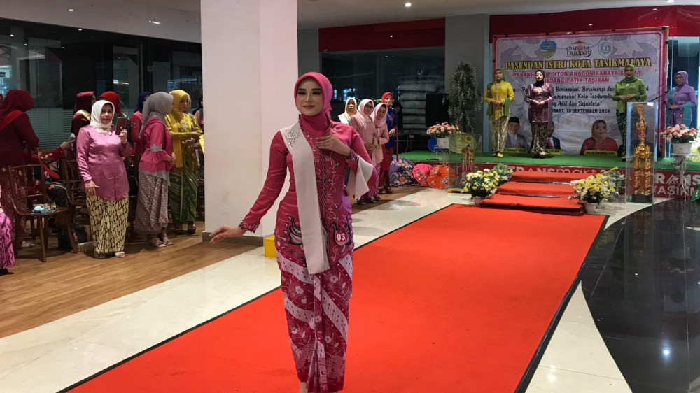 Kebaya Sunda dan Batik Tasikan, Warisan Tak Lekang Waktu dari Tasikmalaya