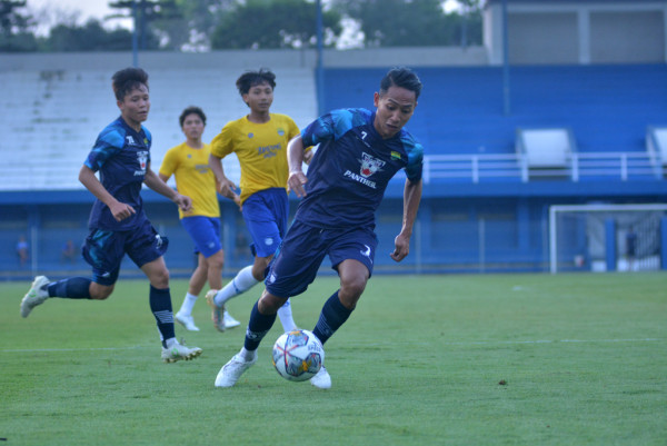 Formasi 4-3-3 Jadi Andalan Persib Musim Depan, Ini Alasan yang Melatarbelakanginya