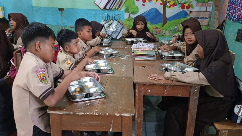 Ketika Daging Sapi Hadir di Program MBG Tasikmalaya, Antara Gembira Anak-Anak dan Sorotan Publik