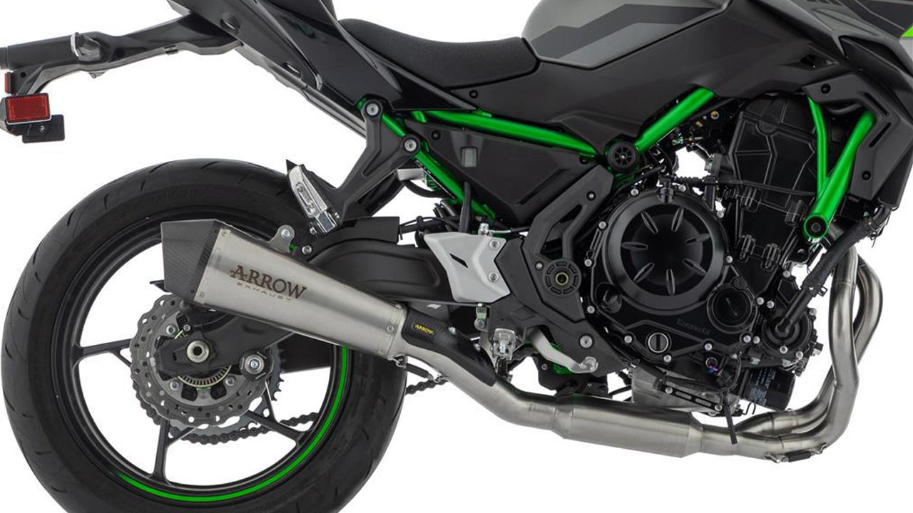 Tampil Sporty dan Premium, 8 Knalpot Kawasaki Ninja 2026 Berbahan Karbon dan Titanium