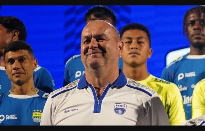 Usai Launching Pemain Persib, Bojan Hodak Langsung Pikirkan 11 Pemain Inti untuk Liga 1 2024-2025