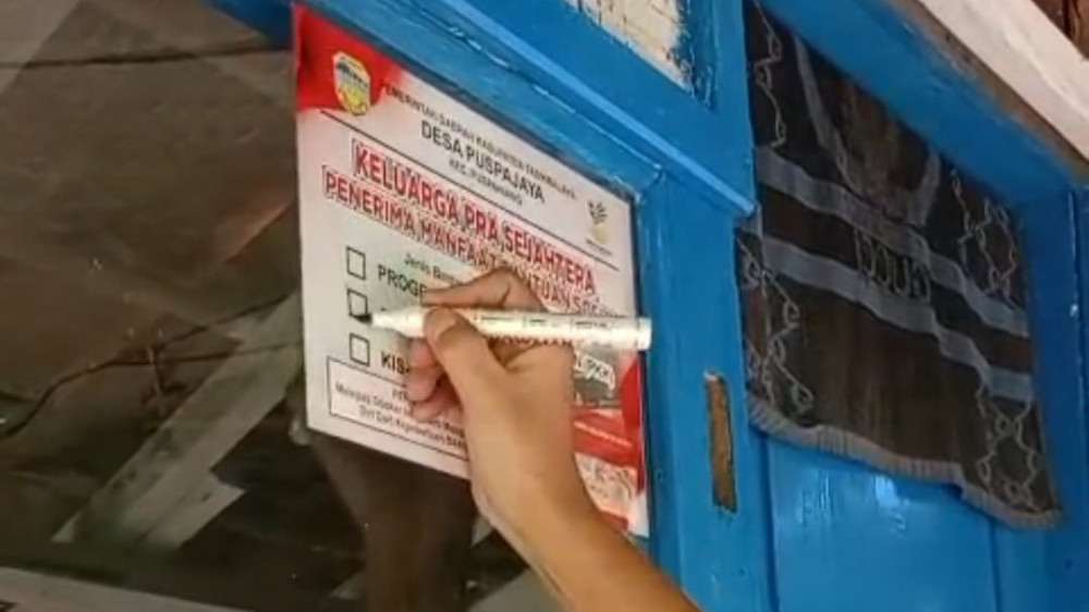 Desa di Tasikmalaya Pasangi Stiker Pra Sejahtera Penerima Bansos, Pemdes Klaim untuk Transparansi