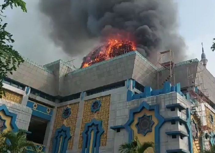 Saat Renovasi, Kubah Masjid Raya JIC Kebakaran, Pj Gubernur: Penyebab inti Sedang Diteliti