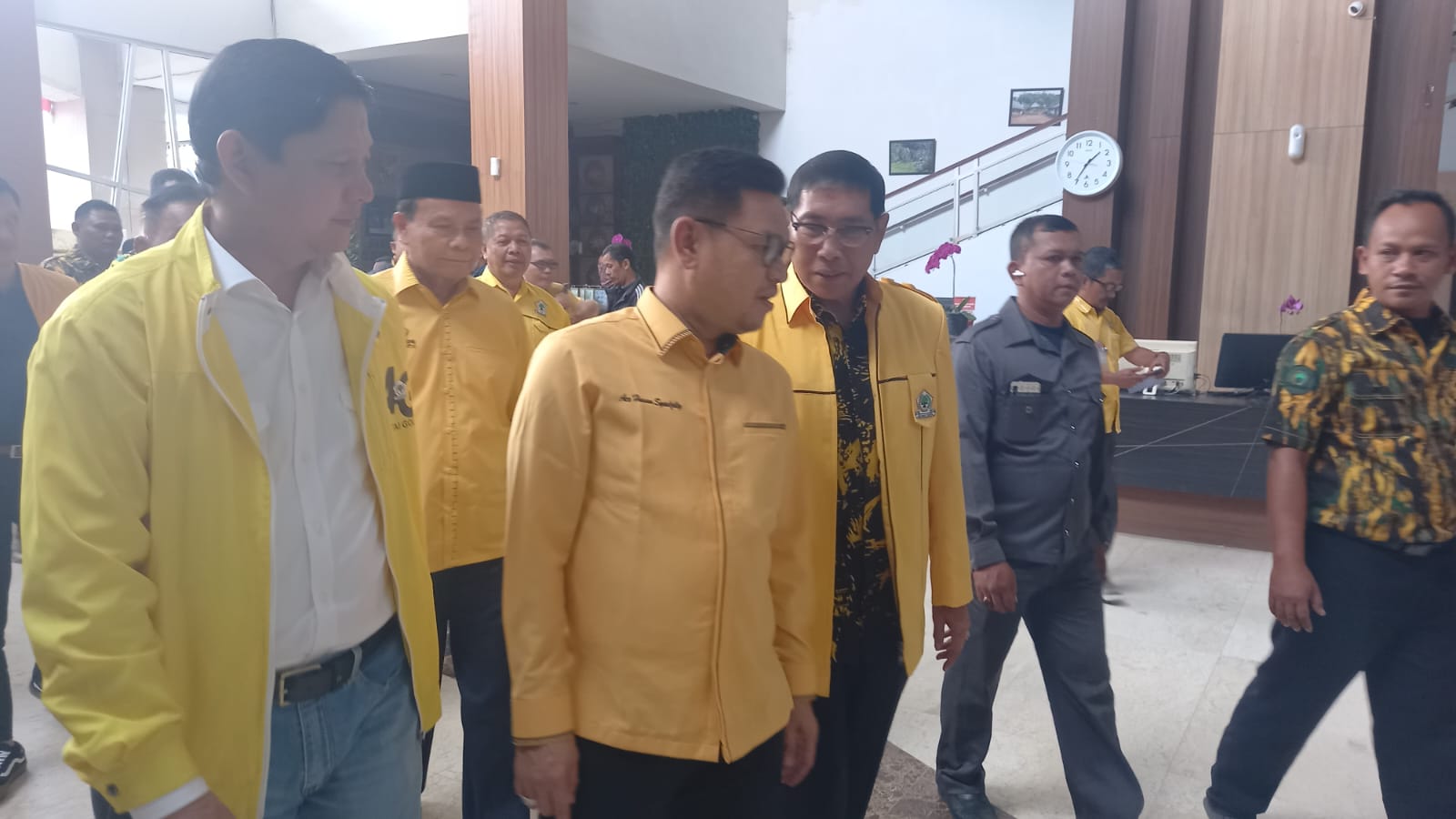 Anggota DPRD Depok Hukum Sopir Truk Guling-guling di Aspal, Begini Sikap Golkar