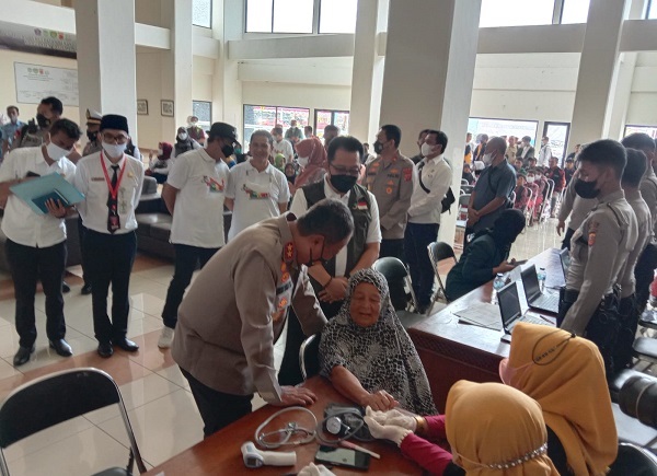 Kasus Covid-19 Naik Lagi, Kapolda Jabar Ajak Masyarkat Tasikmalaya Vaksinasi