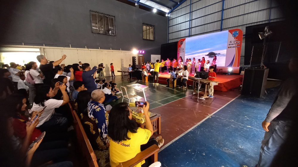 Cara SD Yos Sudarso Tasikmalaya Melestarikan Budaya Sunda: Harmoni Angklung di Tengah Keberagaman