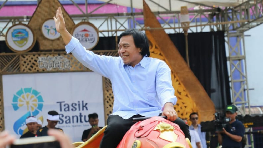 Komeng Meriahkan HUT ke-24 Kota Tasikmalaya, Ajak Warga Lestarikan Budaya Sunda