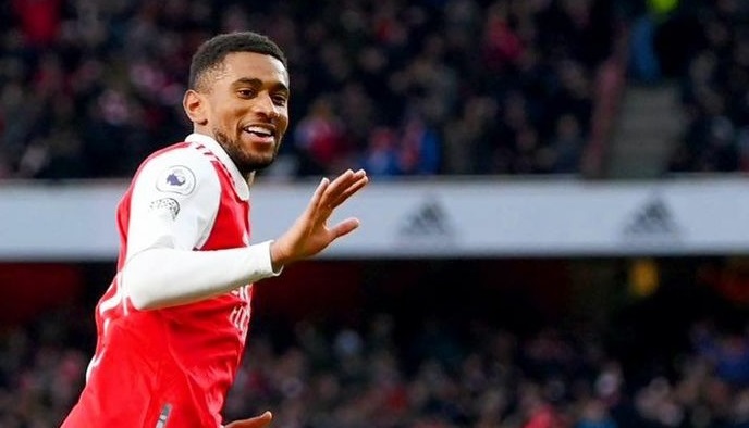 Sebelum Janur Kuning Melengkung, AC Milan Coba Bajak Reiss Nelson dari Arsenal