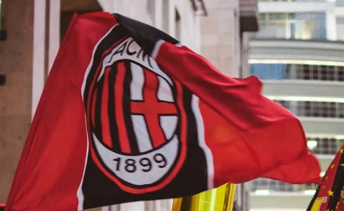 Terlihat Berada di Italia, Perwakilan Arab Saudi Inginkan 50 Persen Saham AC Milan