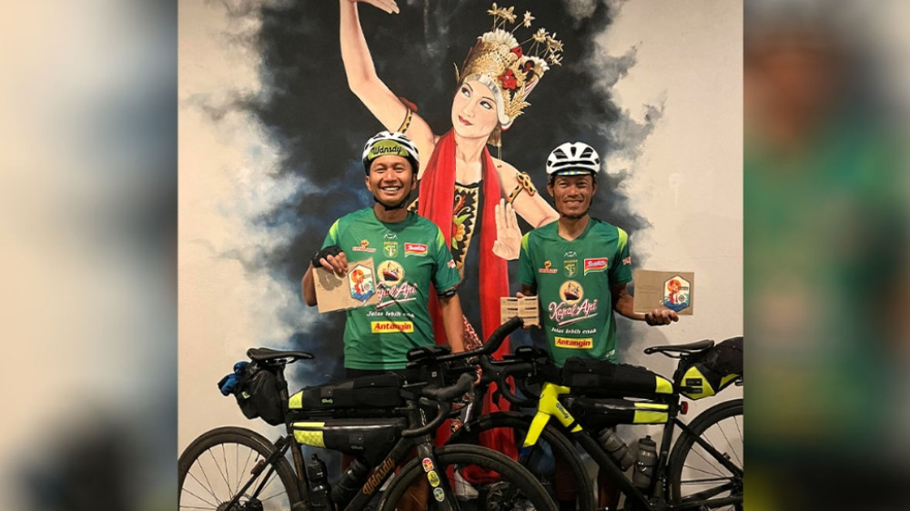 Presiden Persebaya Tuntaskan Bentang Jawa 2025, Gowes 1.500 KM Demi Cinta Sepeda dan Keluarga