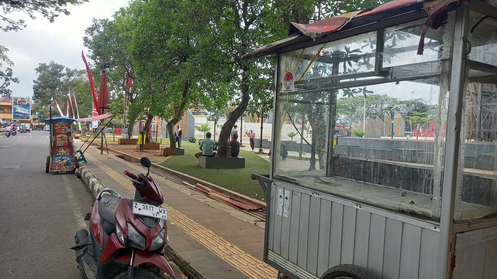 Trotoar Dadaha Tasikmalaya Retak dan Tak Rata, Akan Direhabilitasi Tahun Ini