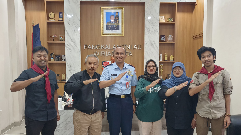 Perayaan HUT RI ke-79 yang Unik: Pengibaran Bendera di Gunung Galunggung Kabupaten Tasikmalaya