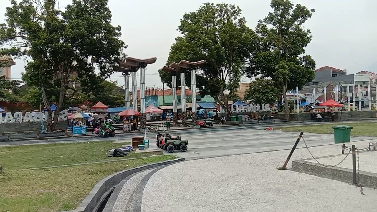 Penertiban PKL di Alun-alun Singaparna Kabupaten Tasikmalaya Harus Tegas dengan Solusi yang Jelas