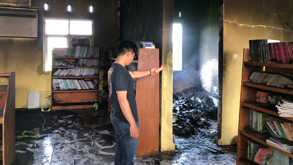 Perpustakaan SD Hegarsari Sambongpari Tasikmalaya Kebakaran atau Dibakar Maling?