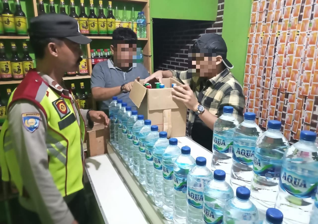 Jelang Malam Tahun Baru, Polisi di Kota Banjar Gencarkan Razia Minuman Keras