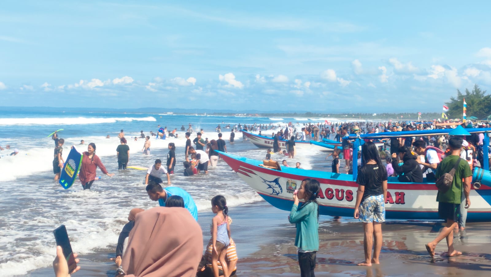 36 Ribu Wisatawan Kunjungi Pantai Pangandaran saat Hari Kedua Libur Lebaran 2024
