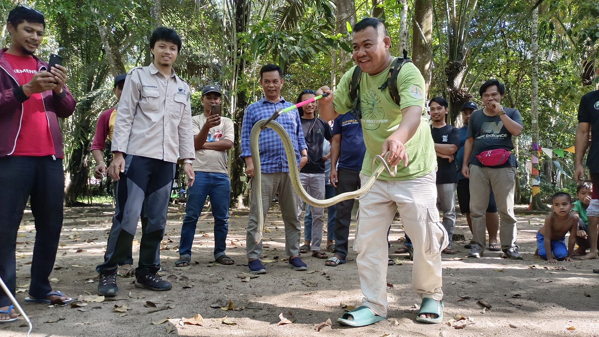 Snake Awareness, Yayasan Sioux Ular Indonesia Beri Pamahaman tentang Penanganan Ular kepada LPHD Pangalima Jer