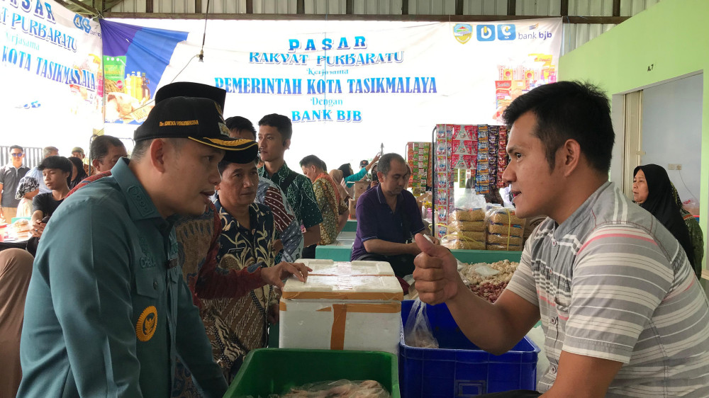 Pasar Rakyat Purbaratu Resmi Dibuka, Pj Wali Kota Tasikmalaya Harap Ada Perputaran Uang
