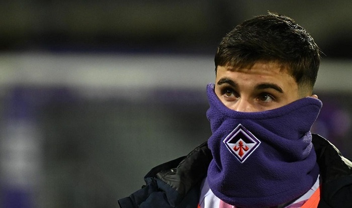Asyik Rayakan Gol, Gelandang Fiorentina Alessandro Bianco Ditonjok Penonton Sampai Hidungnya Berdarah