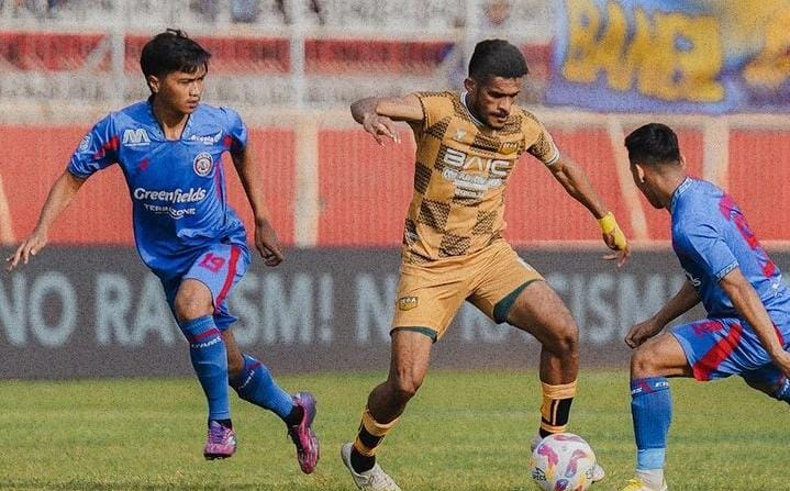 Hasil Liga 1 2024-2025 Arema FC vs Dewa United Berakhir Imbang 0-0, Ada Insiden di Lapangan GWS Julian Guevara