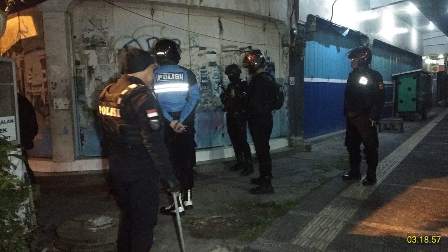Polisi Bubarkan Dua Kelompok Remaja Menenggak Miras di Jalan HZ Mustofa Dini Hari