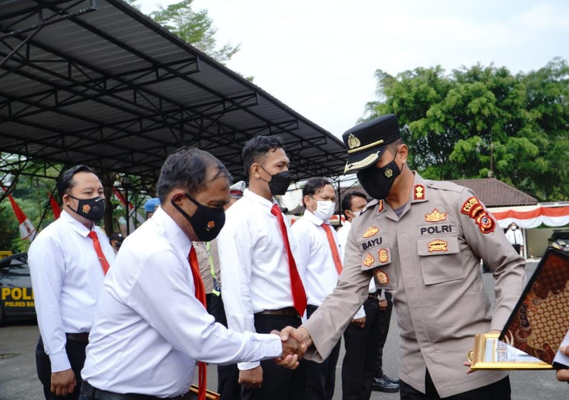 Ini Nama-nama 17 Personel Polres Banjar Terima Penghargaan