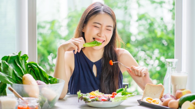 6 Tips Diet Sehat Tanpa Bikin Bahaya Buat Tubuh, Jangan Cuma Kurangi Porsi Makan Tapi Olahraga Teratur Juga Ya