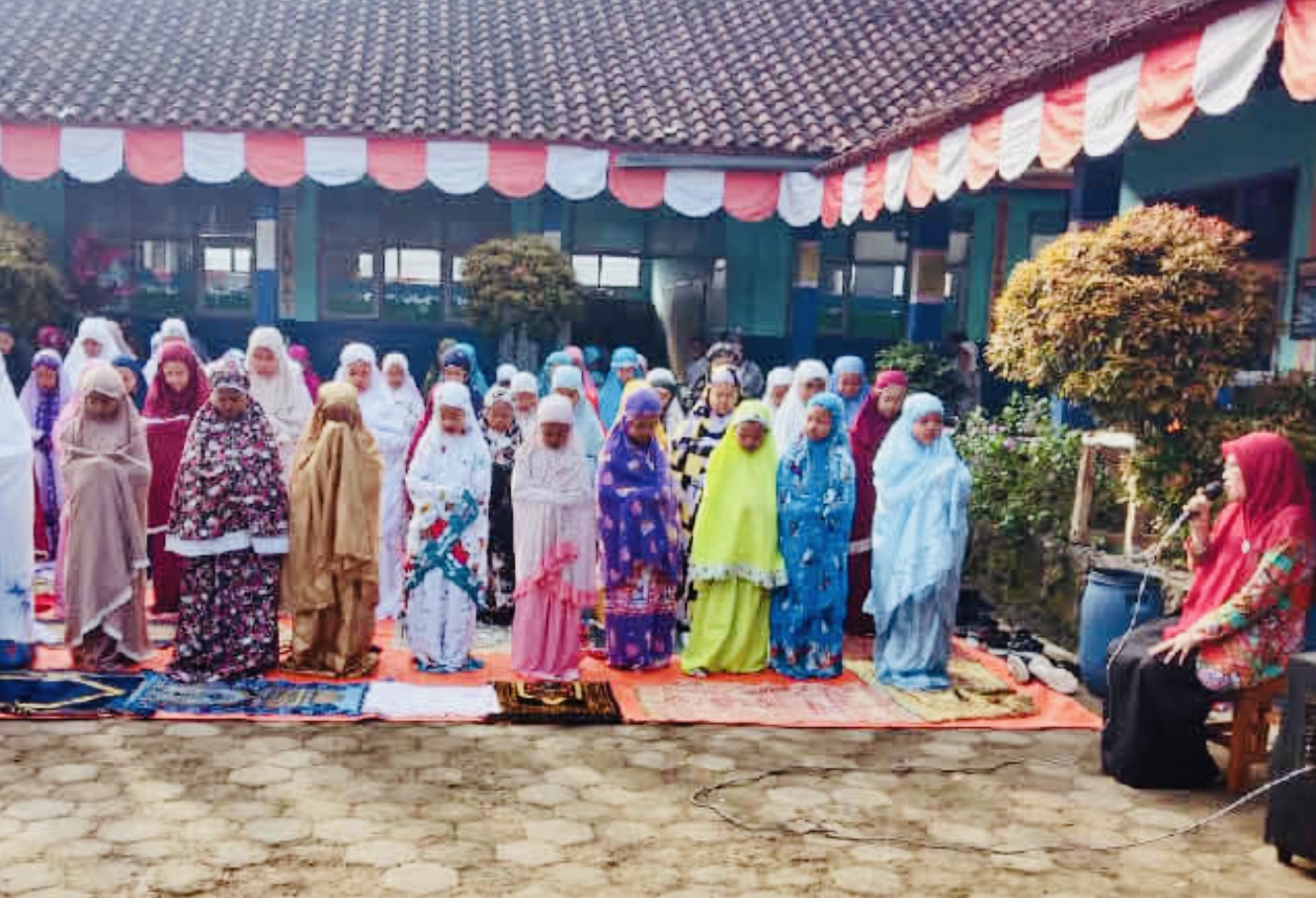 SDN 1 Cibeuti Tasik Biasakan Anak Solat Duha, Salah Satu Kebiasaan yang Membentuk Moralitas Anak Sejak Dini