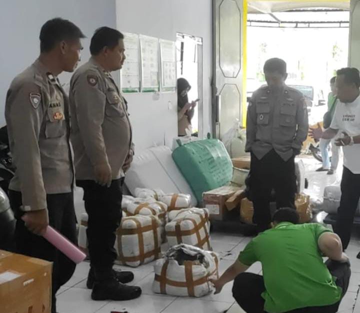 Siapa Pemesan Paket Miras dari Bali ke Tasik? Pengiriman Gagal Berkat Kolaborasi Polisi dan Jasa Ekspedisi