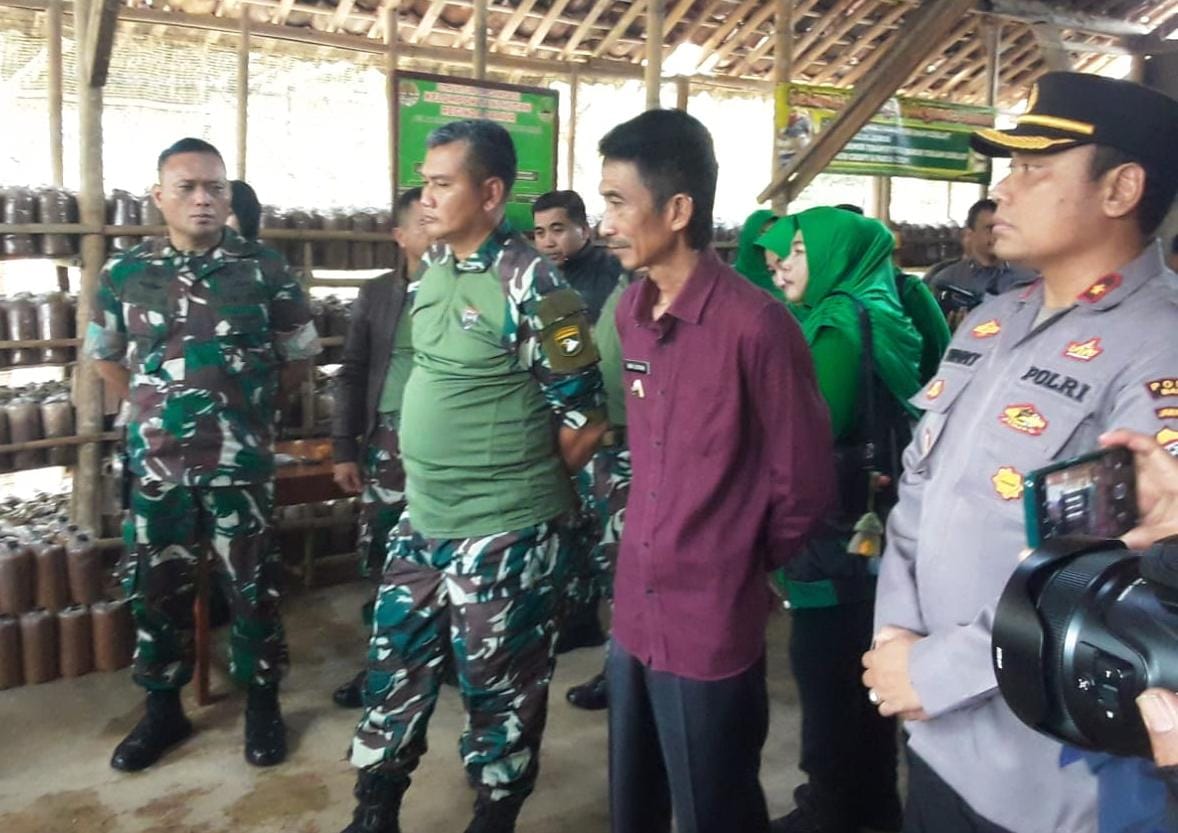 Pangdam III Siliwangi Kunjungi Budidaya Jamur Tiram di Kota Banjar, Lihat Sosok Pemiliknya
