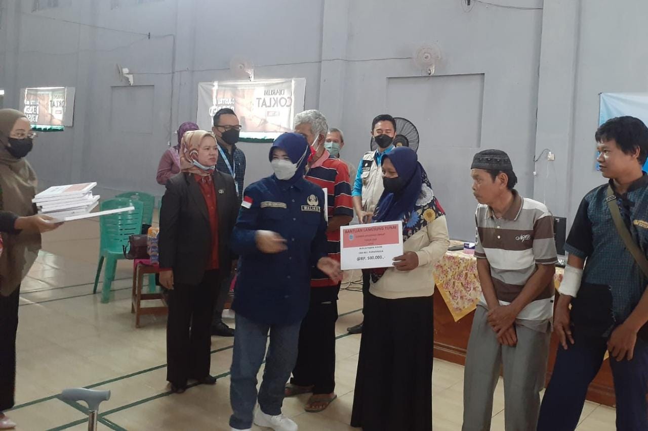 Alhamdulillah, Lansia, Buruh dan Disabilitas Kebagian BLT Diberikan Langsung Wali Kota Banjar