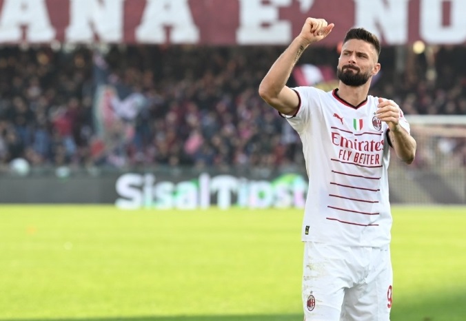 Susunan Pemain AC Milan vs AS Roma: Terbukti Tajam Lawan Giallorossi, Stefano Pioli Masih Andalkan Giroud