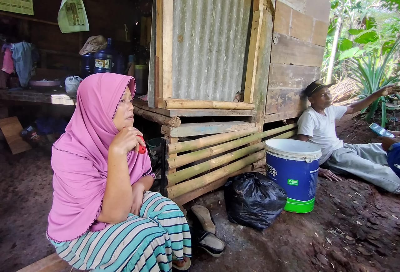 Miris! Pasutri di Kota Banjar Tinggal di Gubuk Kecil, Begini Kondisinya