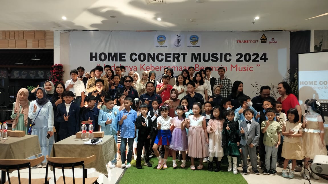 60 Siswa Simphony Music School Kota Tasikmalaya Unjuk Kemampuan di Home Concert Music 2024