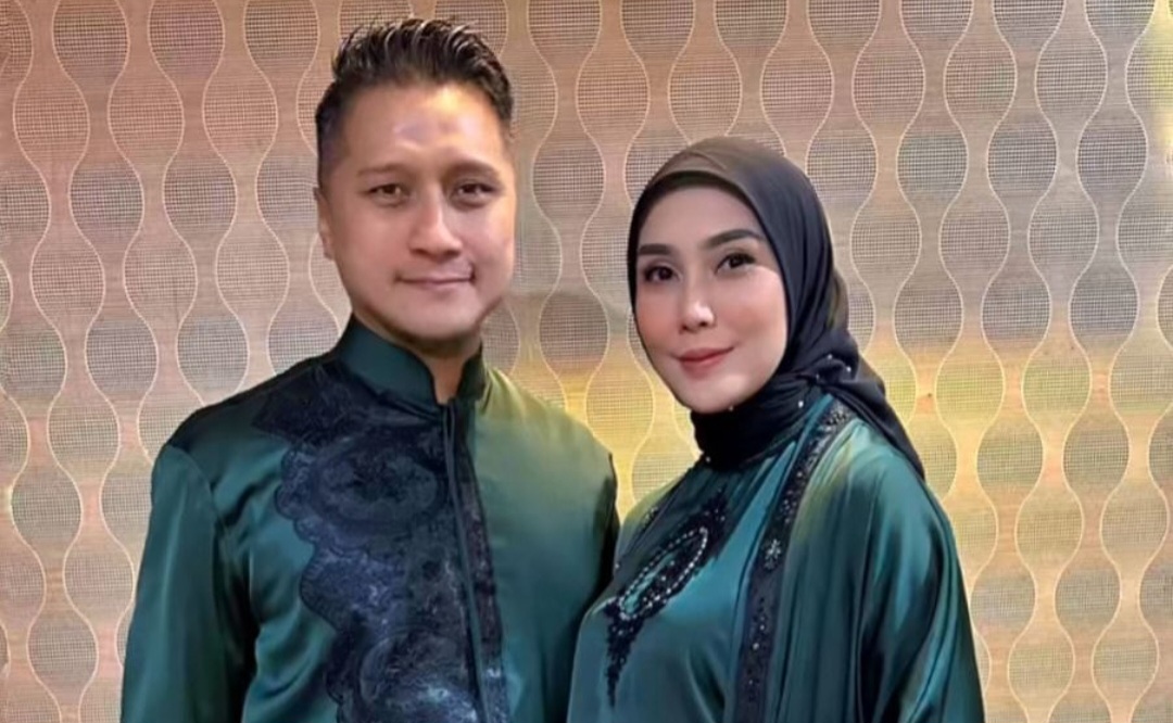 Arie Untung dan Fenita Arie Kunjungi Pengungsi Palestina di Mesir