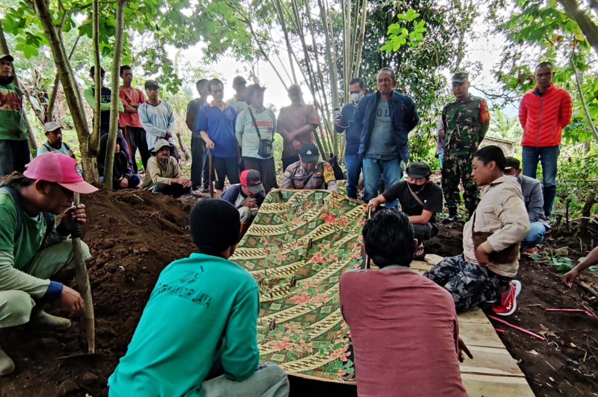 Mengiba Hati, Ini Wasiat Pendaki Gunung asal Temanggung yang Meninggal di Areal Base Camp Puncak Sagara Garut