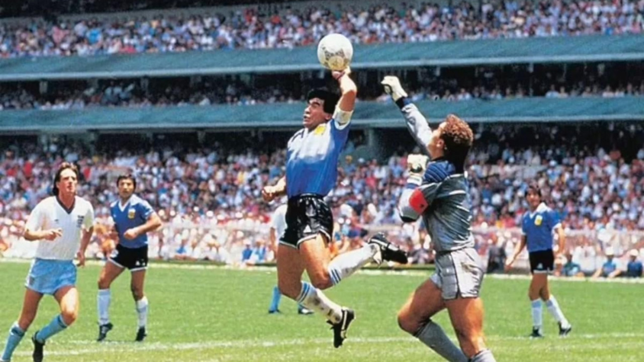 Hari Ini dalam Sejarah: Prancis Menyerah ke Nazi, Maradona Cetak Gol Tangan Tuhan