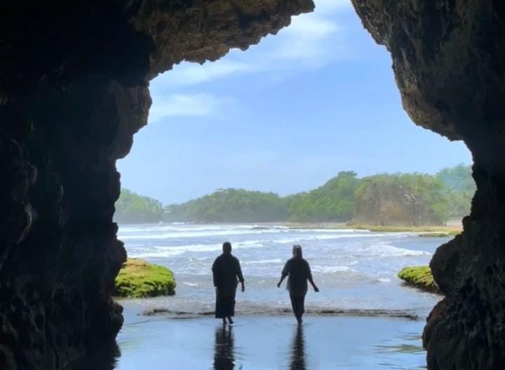 Tawarkan Suasana 'Romantis', Pantai Madasari Pangandaran Jadi Wisata Pantai yang Cocok untuk Healing