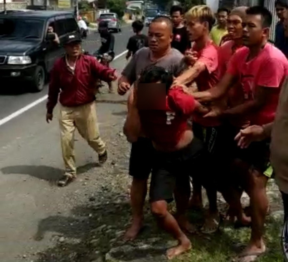 Siang Bolong Pencuri Motor di Cisayong Tasikmalaya Diciduk Warga Ramai-ramai